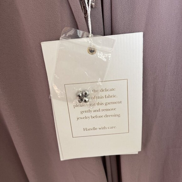 Mac Duggal Gown Dress Size 18 Appliquéd Cap Sleeve Bodice Flowy Lilac 20264 $598 - Picture 12 of 15